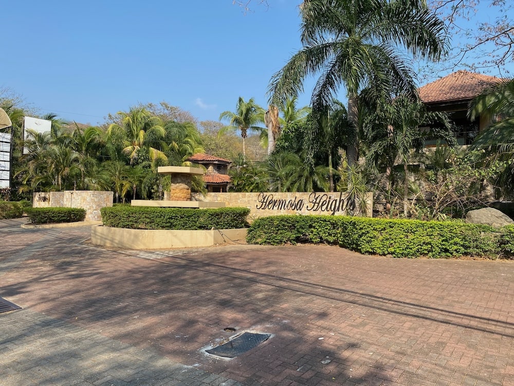 Entrance to Hermosa Heights in Playa Hermosa